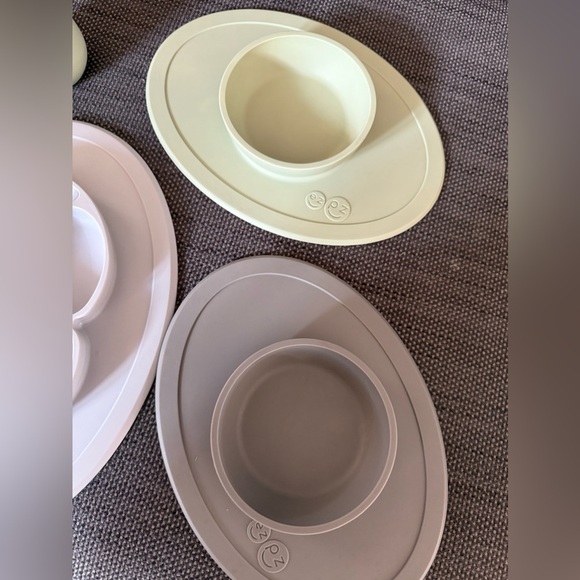 GUC EZPZ Mini Mats, Mini Bowls, and Small Cup - Picture 3 of 6